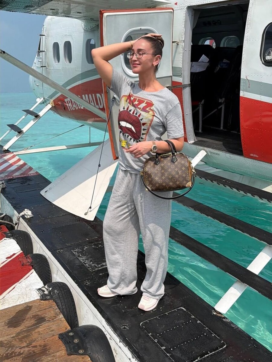    Ольга Бузова отпраздновала 40-летие на Мальдивах. Источник: @buzova86*