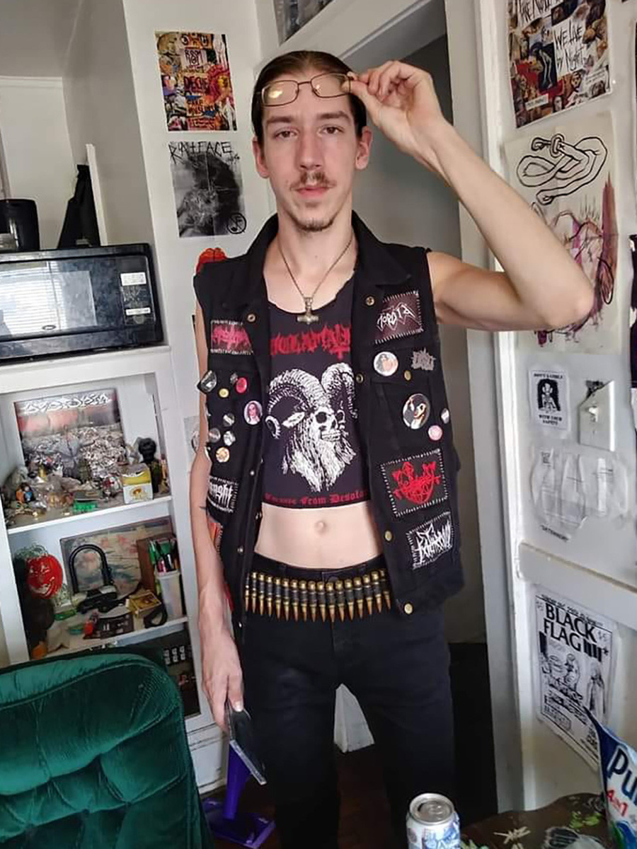 Это Мэттью Данмайр, хотя средства массовой информации упорно называли его музыкантом, не существует ни одного подтверждения, что он серьезно занимался музыкой – играл в какой либо группе или получал соответствующее образование.  📷
