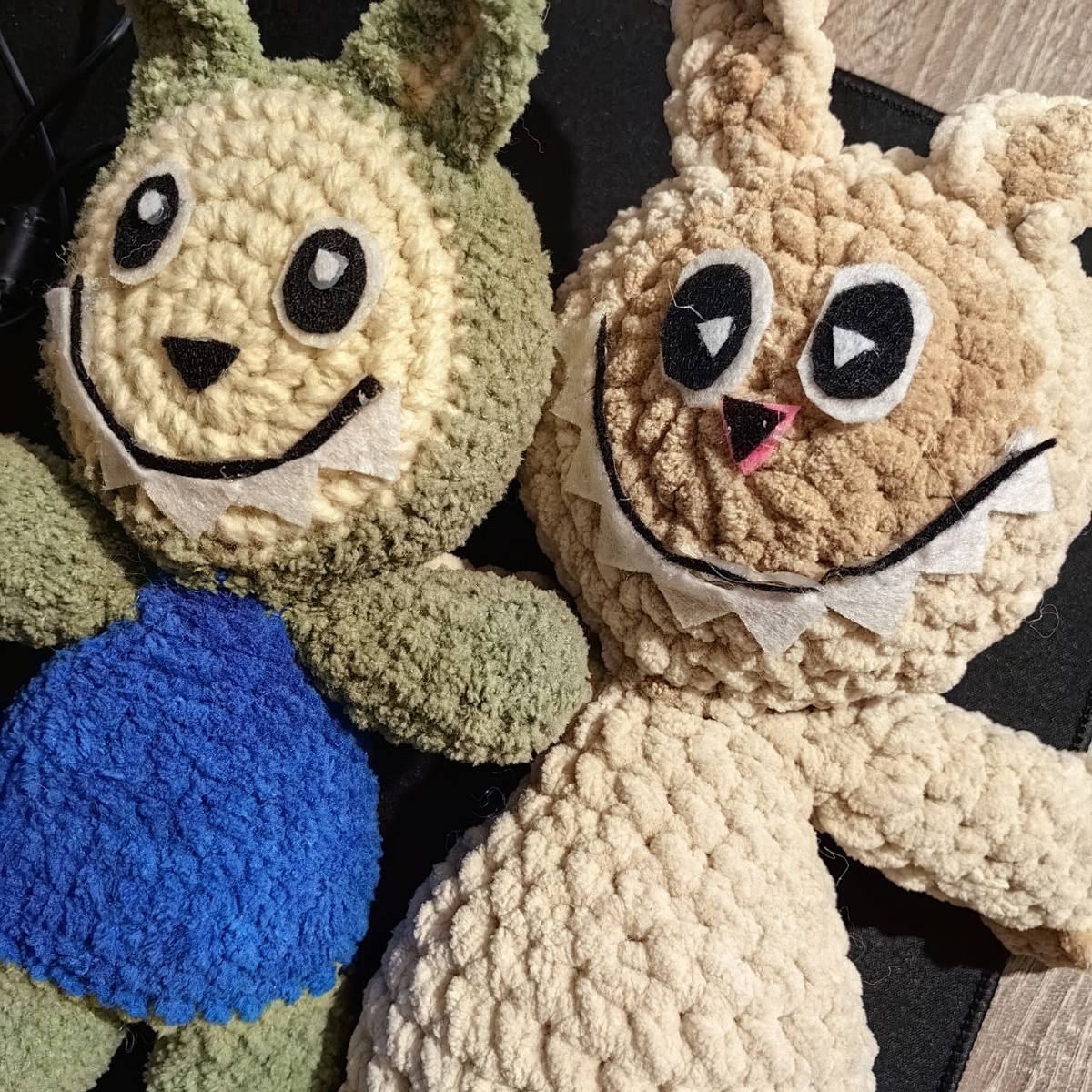 Вязаные игрушки Лабубу детьми