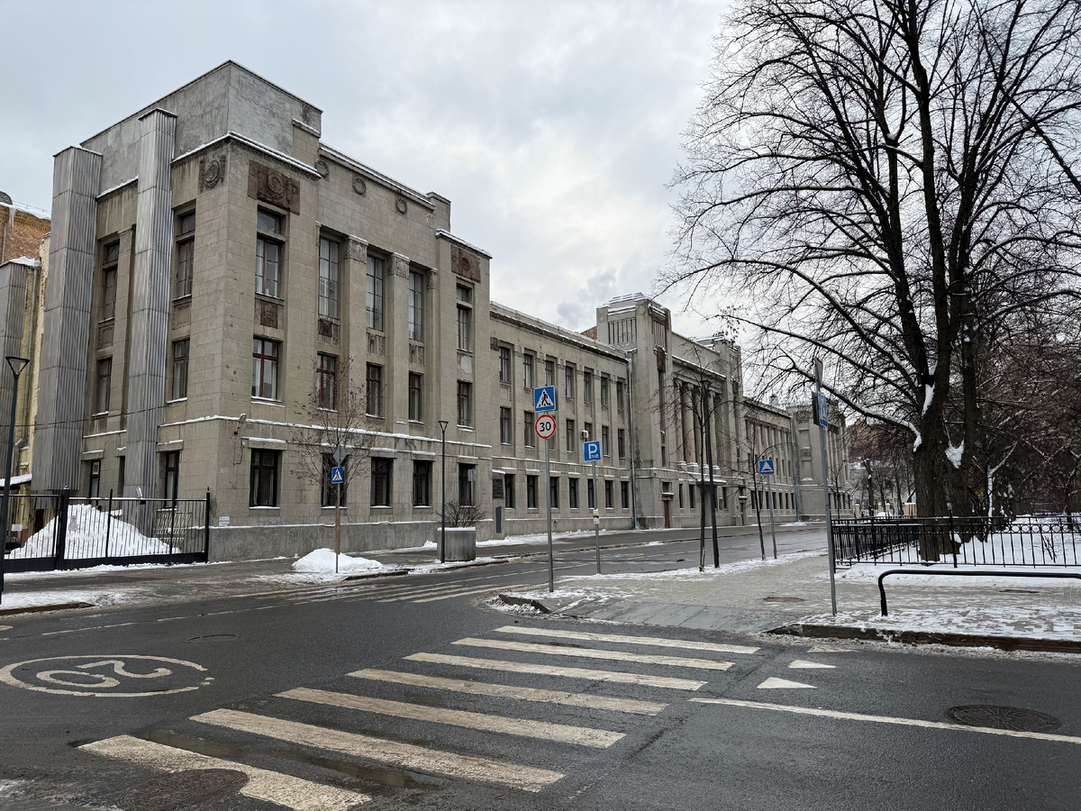 Фото автора канала. Здание Народного университета им. А.Л. Шанявского.