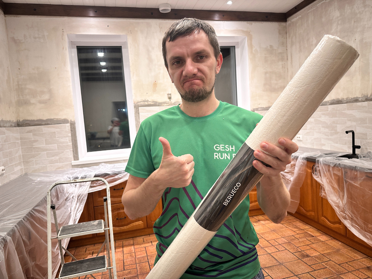 Приступили к обоям!