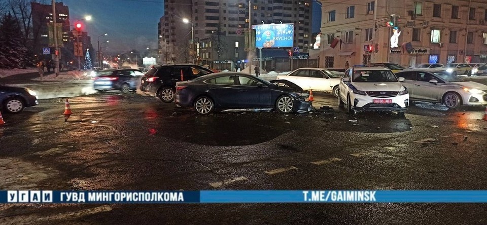    ДТП с участием «скорой» в Минске. Фото: УГАИ ГУВД Мингорисполкома.