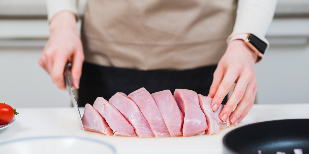 Как правильно нарезать мясо? Делимся секретами