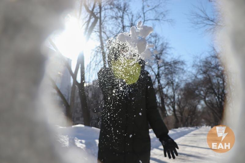    ЕАН / Девушка и снег