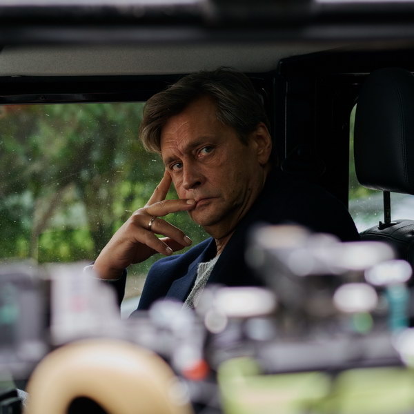     Детективный сериал «Капкан на судью» с Александром Домогаровым покажет Первый канал