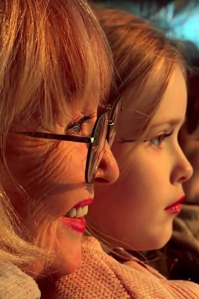    Валентина Борисовна с внучкой Милой Социальные сети