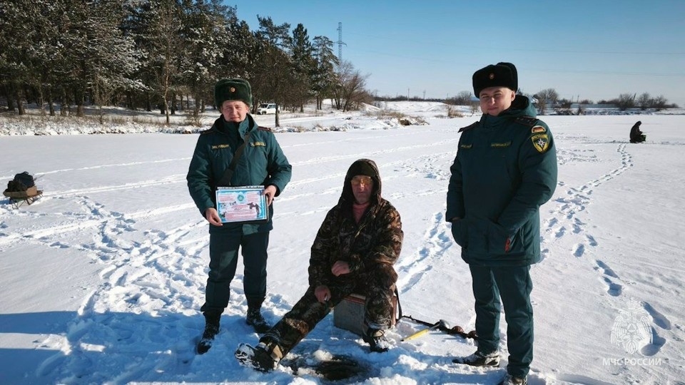    В посёлке Бирюково Свердловского района прошёл профилактический рейд. ФОТО: МЧС России