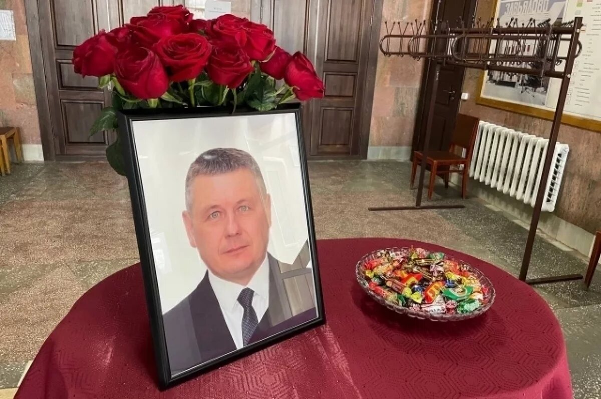    Вдова убитого главы Завьяловского района требует 10 млн рублей с властей