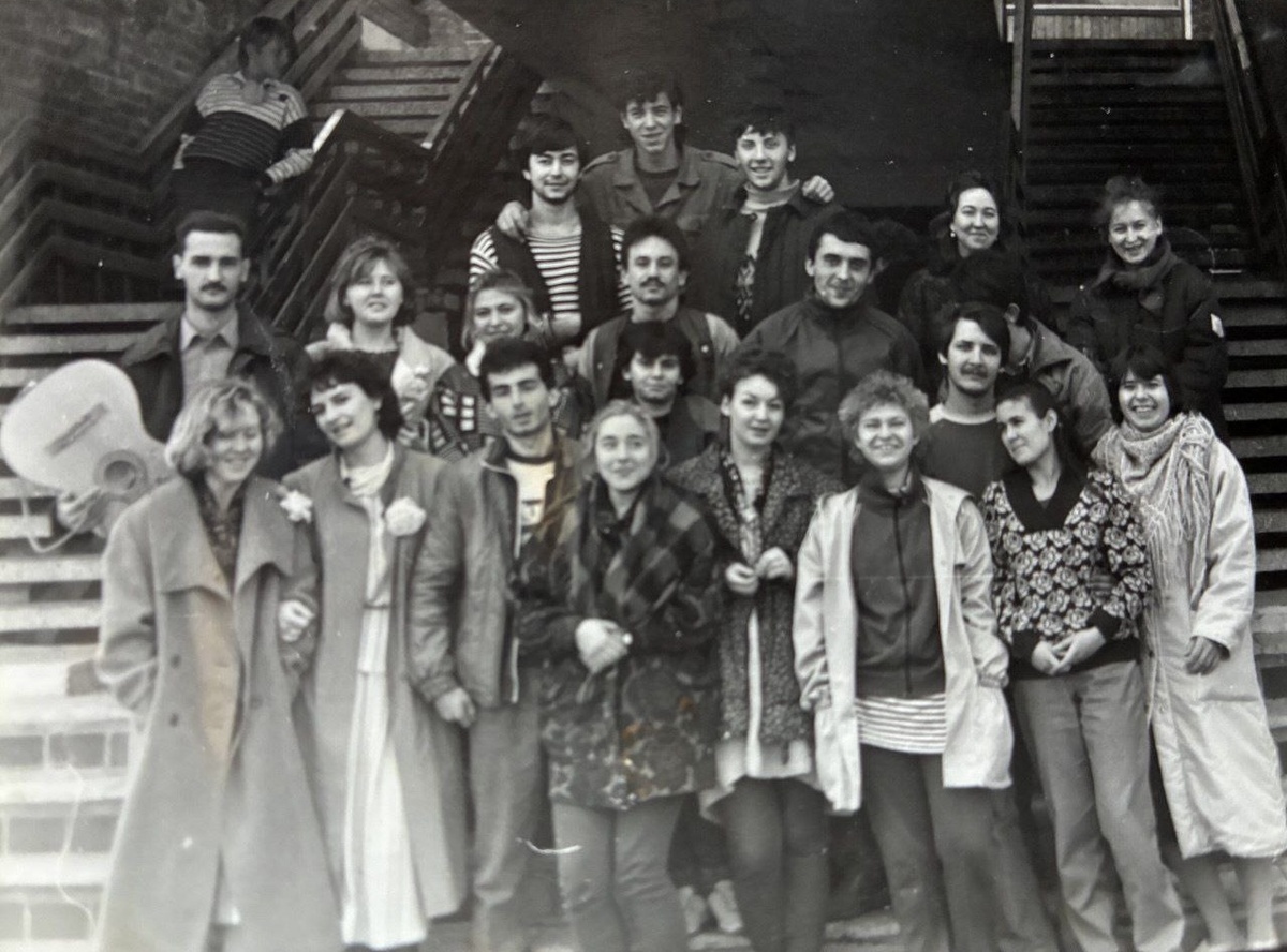 Екатерина Камаева (вторая слева) и ее группа фотографируются на память