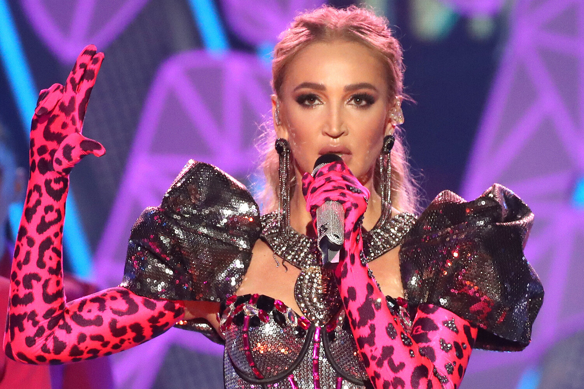 Певица Ольга Бузова во время выступления, 2021 год ©Вячеслав Прокофьев/ТАСС  📷