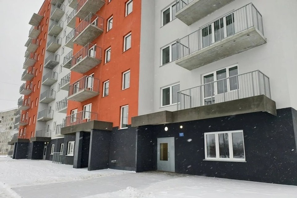    Новый жилой комплекс «Красноярский» ввели в эксплуатацию в Свердловске. Фото: пресс-служба главы ЛНР