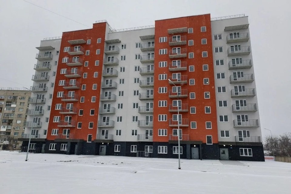    Новый жилой комплекс «Красноярский» ввели в эксплуатацию в Свердловске. Фото: пресс-служба главы ЛНР