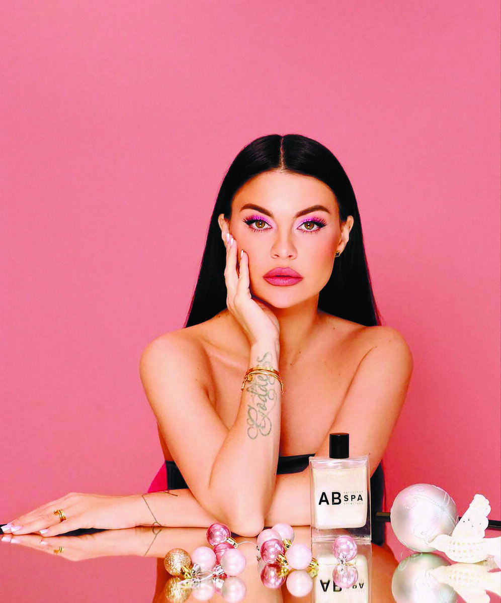 Анна Горобец — блогер, предприниматель, владелица трех собственных косметических брендов. 