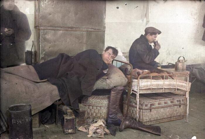 неподписанная фотография