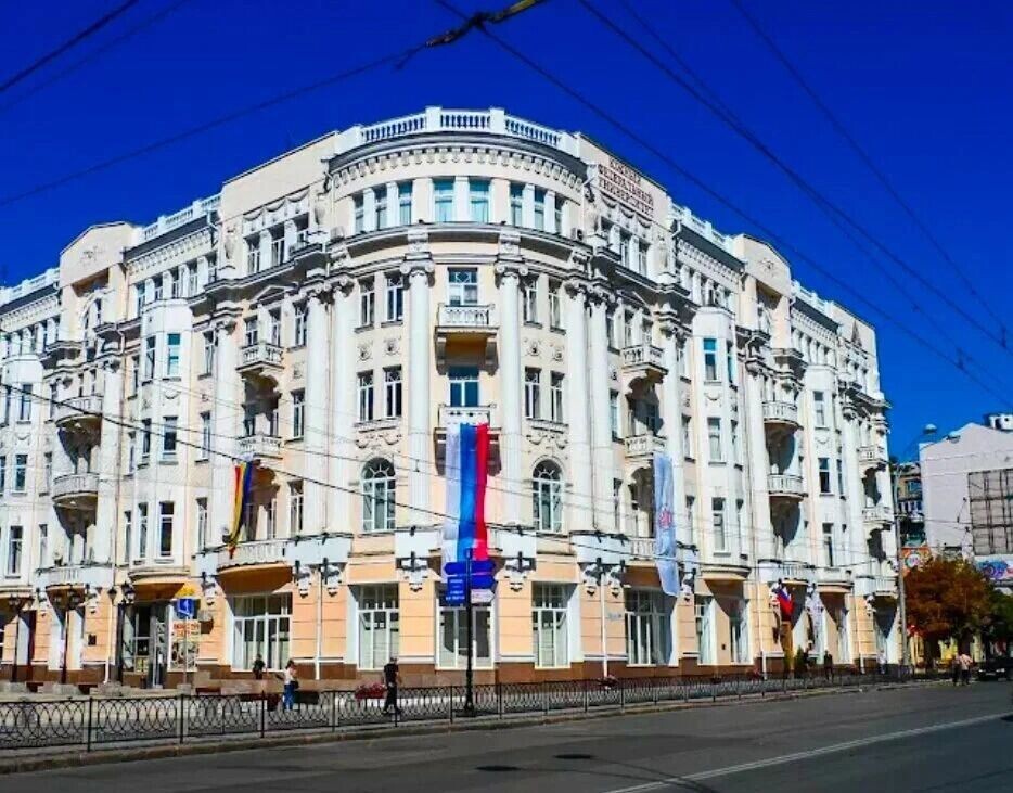    Ежегодно ЮФУ попадает в топ рейтингов среди вузов страны и стабильно удерживает лидирующие позиции   Настя Рыжова / Яндекс.Карты