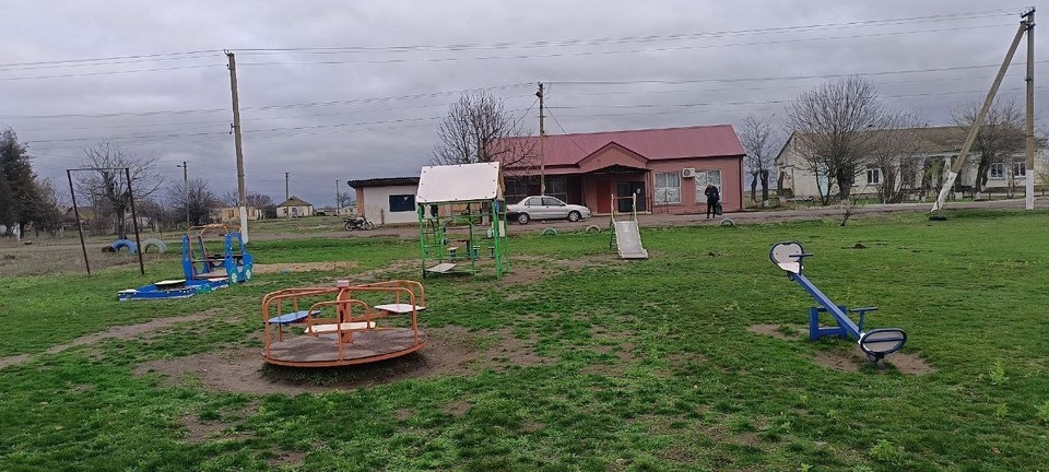    В Красном Подоле на месте скромной детской площадки появится настоящий спортгородок «Сильные люди» Фото: администрация Каховского округа