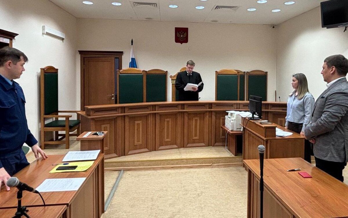    Суд оставил под арестом обвиняемого во взятке начальника Управления мэрии Ижевска