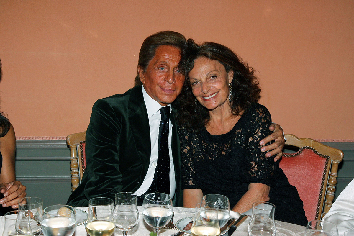 Michel Dufour / Getty Images📷Валентино и Диана фон Фюрстенберг на вечеринке Valentino в клубе Ritz в рамках Парижской недели моды 4 октября 2006 года