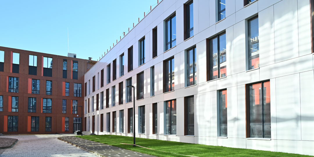 Глава Сочи Андрей Прошунин оценил темпы завершения строительства школы в микрорайоне Бытха