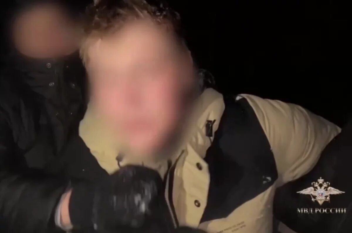    В Иркутской области задержали 18-летнего парня, которого подозревают в подготовке теракта на подстанции связи в пригороде областного центра.