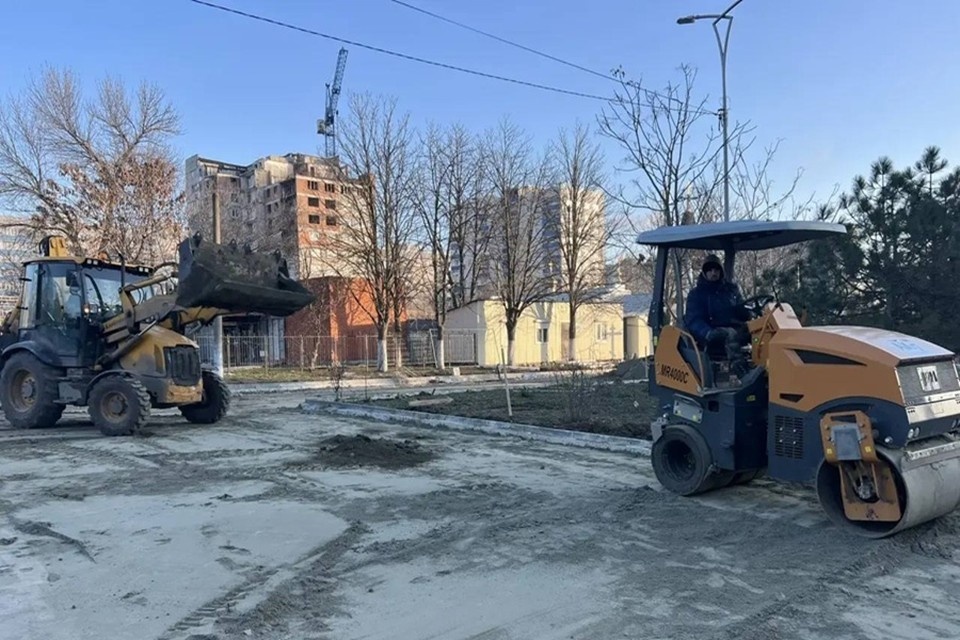    В Мариуполе реконструируют сквер Победы. Фото: ТГ-канал губернатора Тульской области Дмитрия Миляева