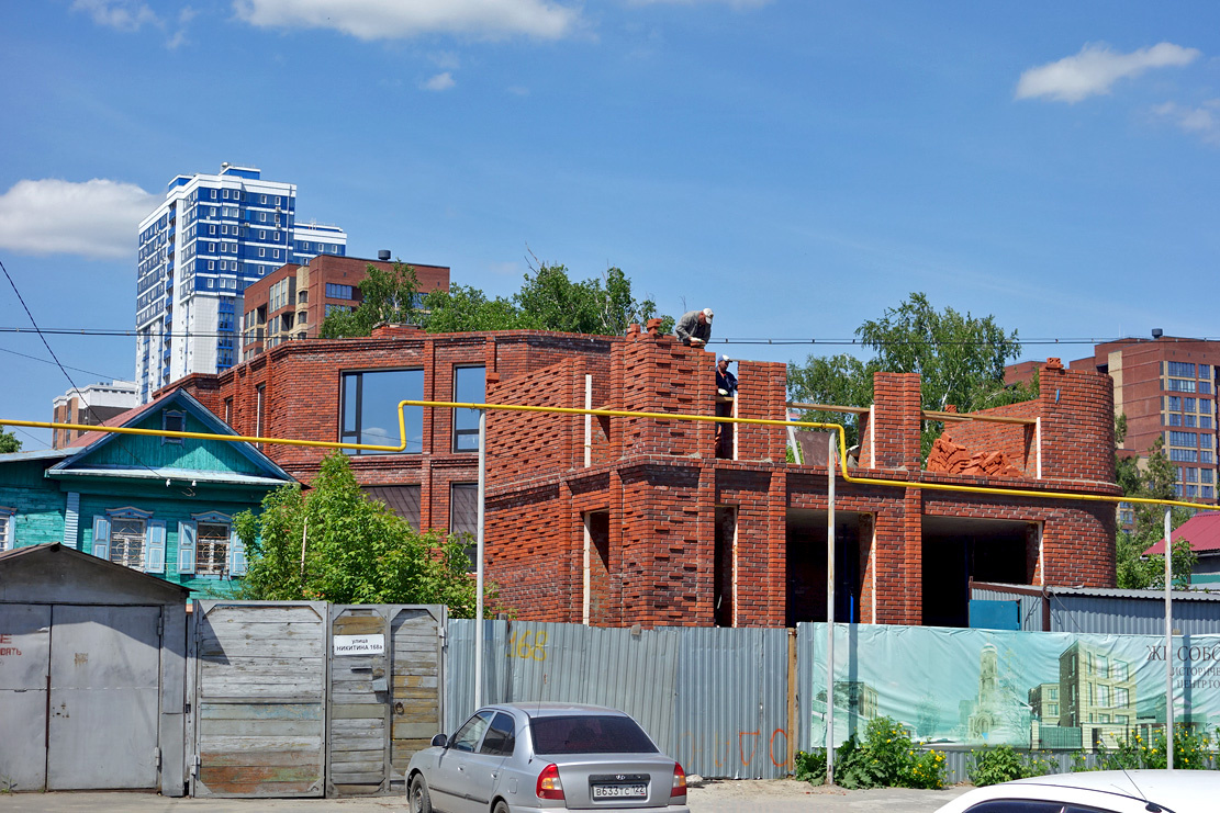 Стройка на ул. Никитина, 168