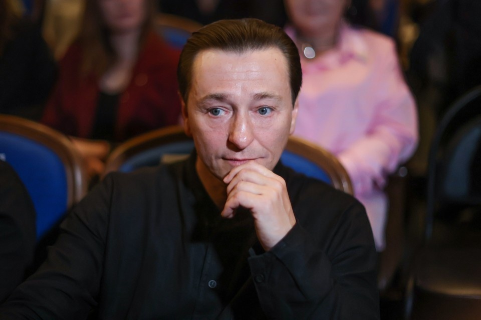    Маркетплейсы остановили продажи масок с изображением Безрукова GLOBAL LOOK PRESS