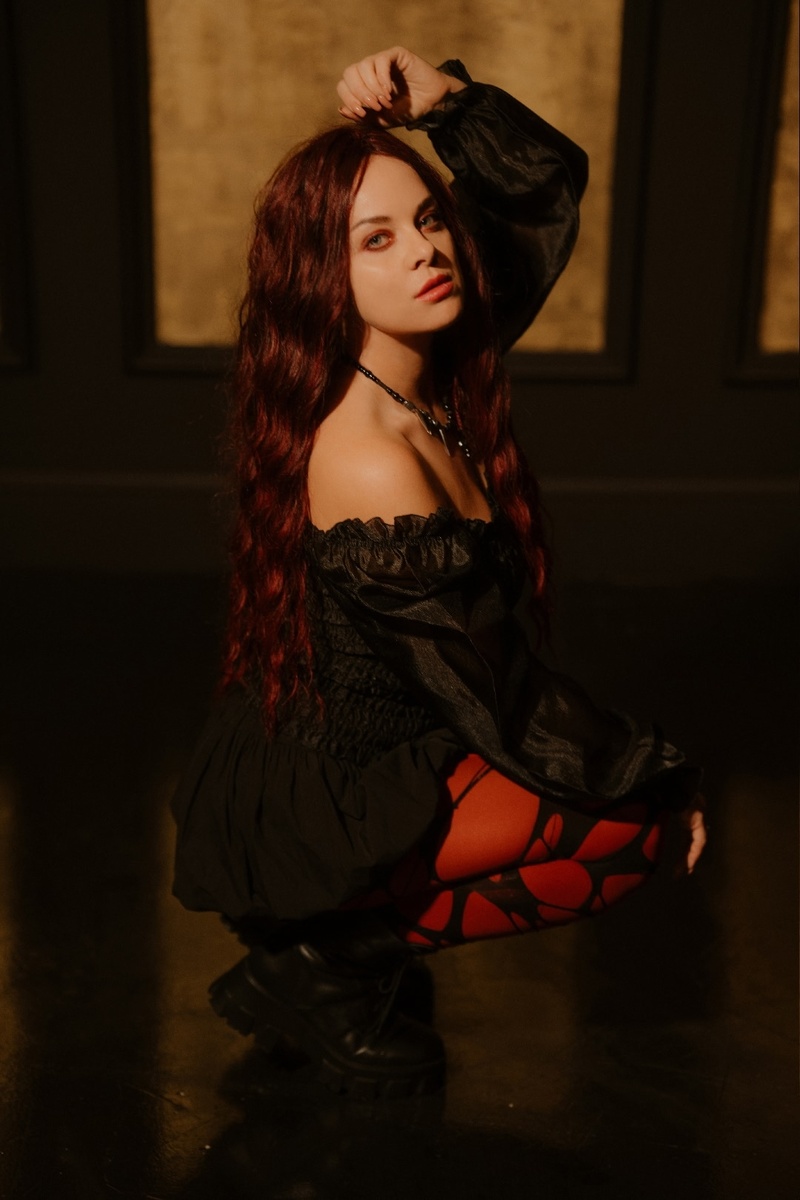 Вокалистка группы Алеся Перминова