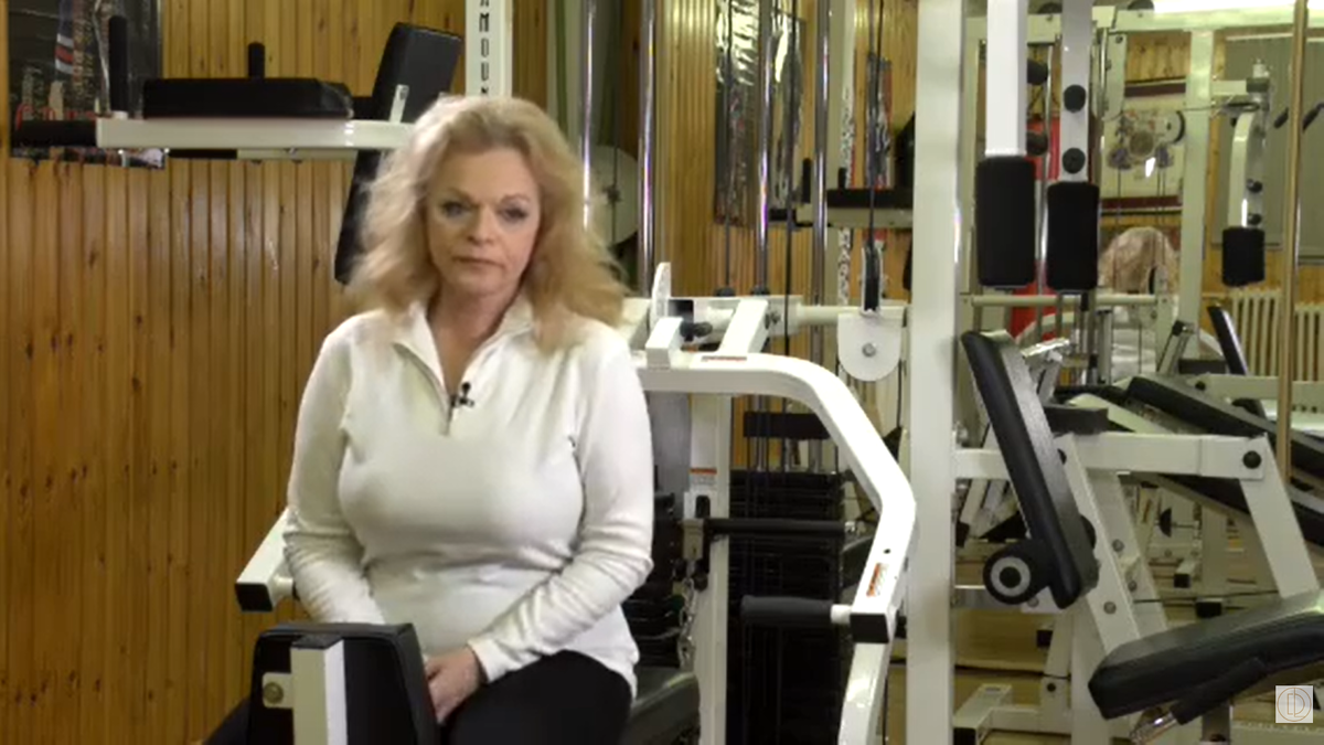 В громадном особняке Долиной есть тренажерный зал, стол для настольного тенниса