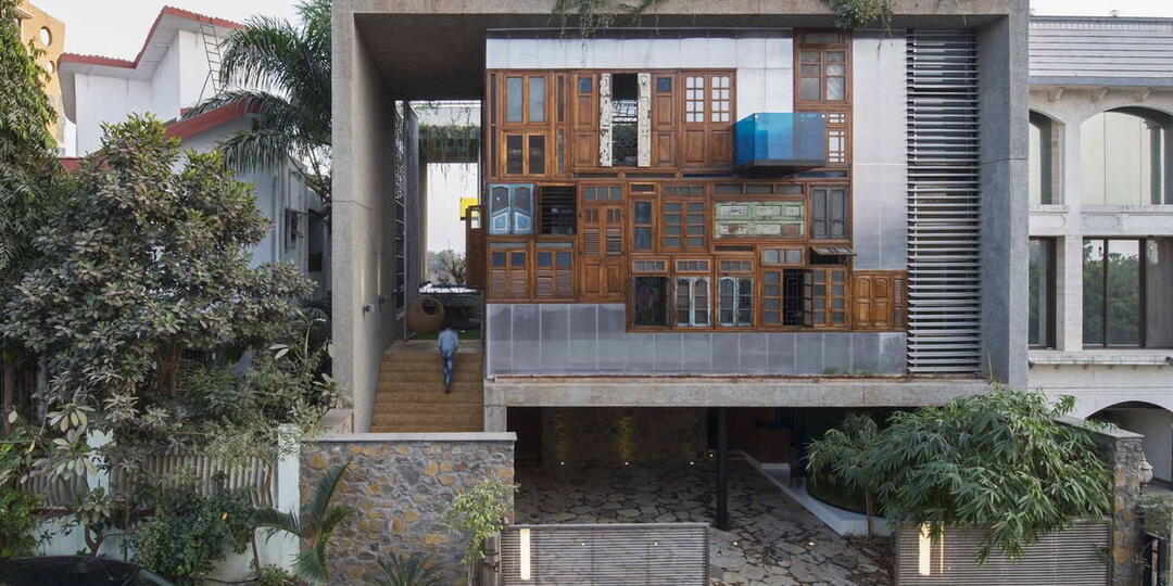 Детали имеют значение: Необыкновенный дом-солянка вокруг двора