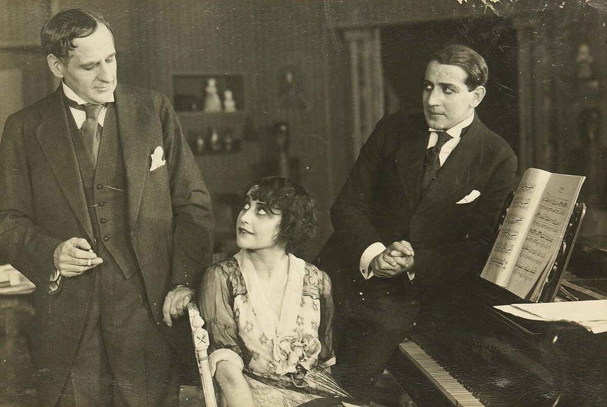 Кадры из фильмов