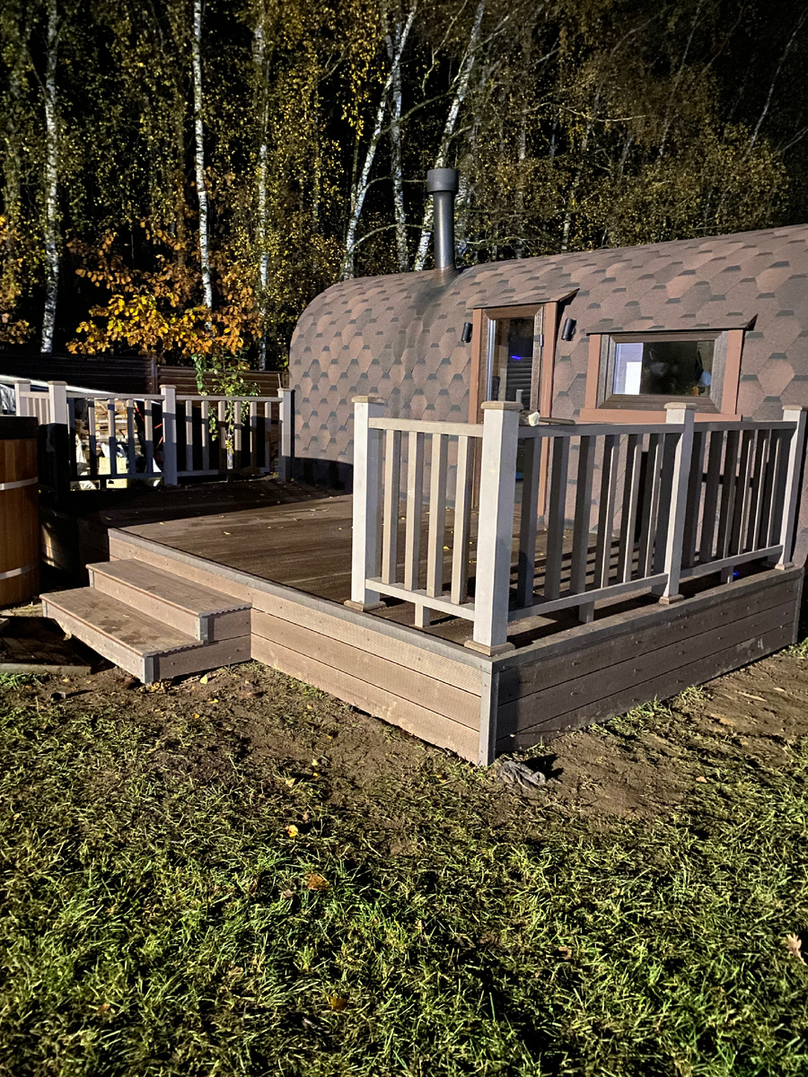 Свайном-металлический каркас, доска дпк (Harvex) и ограждение дпк (Русдекинг)