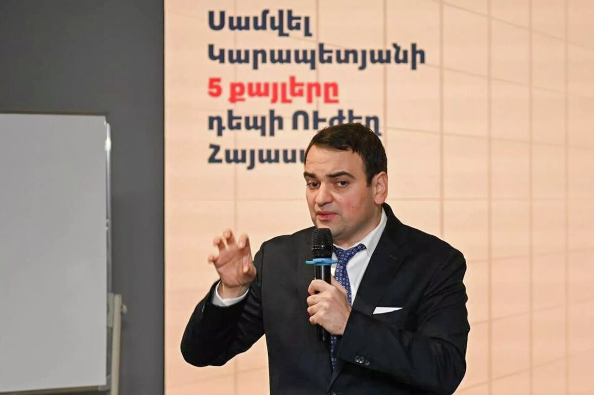 Нарек Карапетян на презентации экономической программы "5 шагов Самвела Карапетяна к Сильной Армении" (20 января 2026). Еревaн © Sputnik