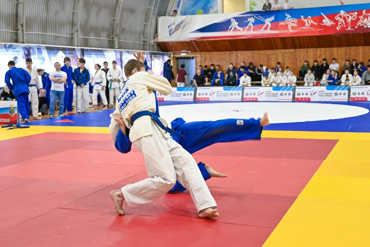    В Нягани проходит масштабный фестиваль единоборств для молодежи