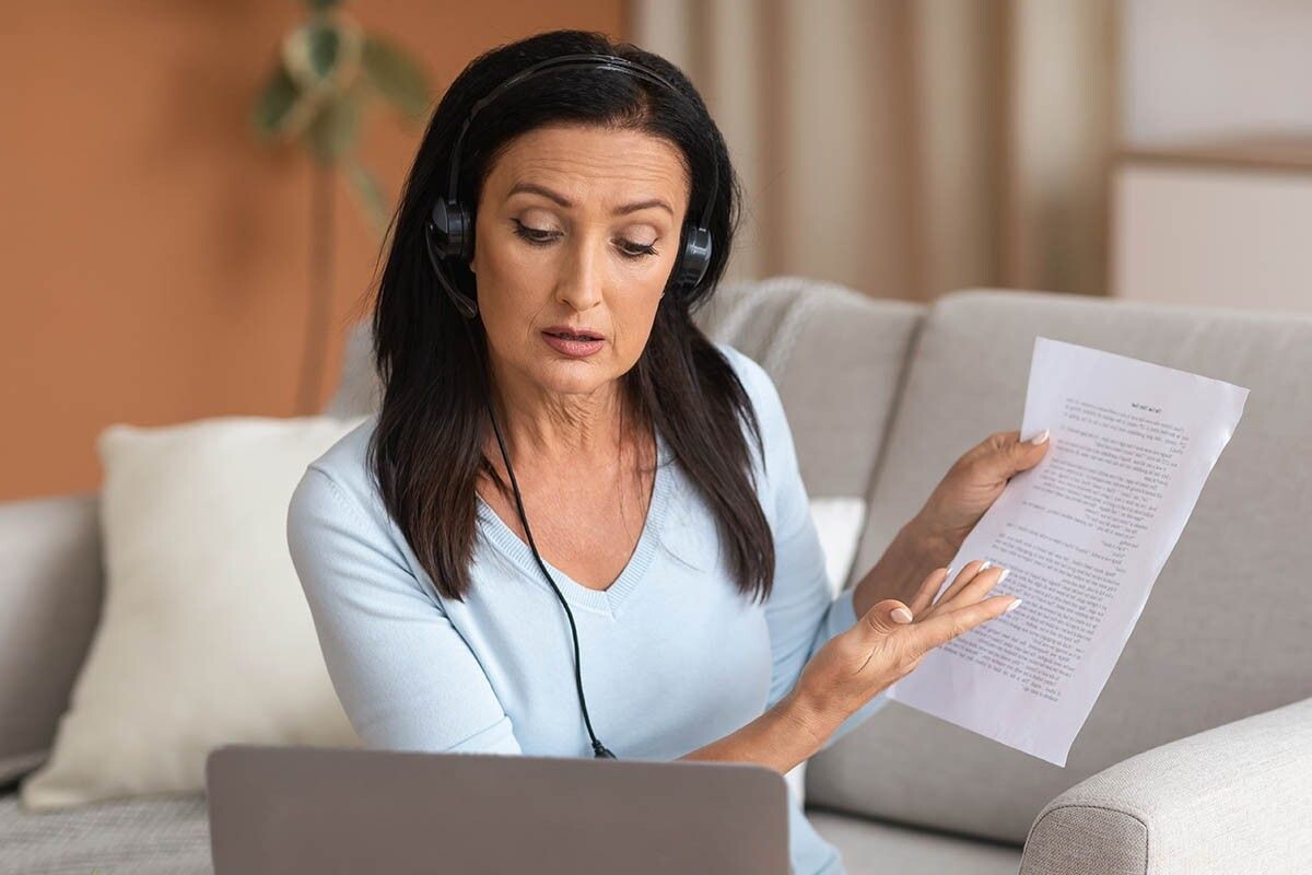 Можно подрабатывать репетитором или консультировать людей в сфере, где вы — эксперт. Источник: Prostock-studio / Shutterstock / FOTODOM📷
