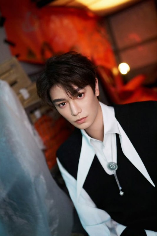 Актёр Дин Юйси, 30 лет. Смотрите галерею...