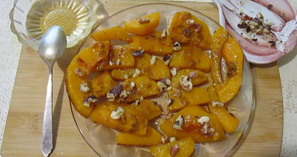 ЗАПЕЧЁННАЯ В ДУХОВКЕ ТЫКВА с мёдом: вкусный и полезный десерт