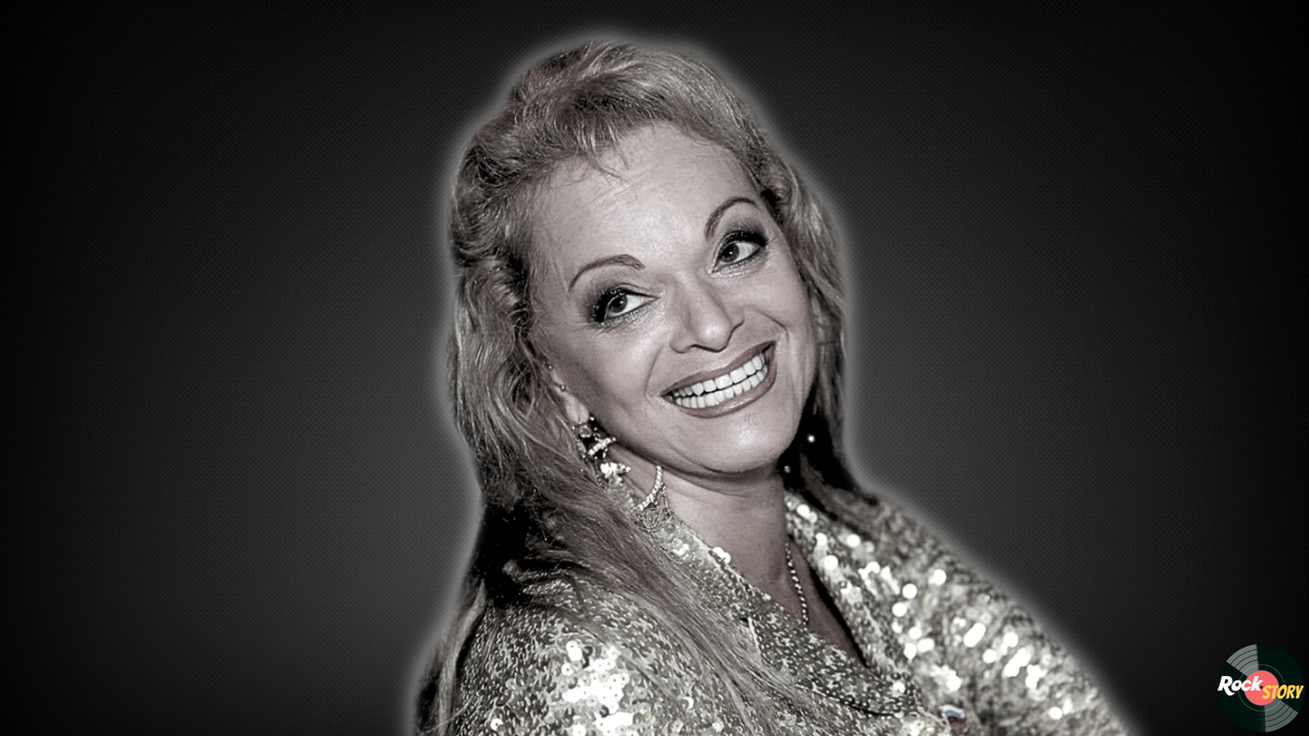 На фотографии: Лариса Долина 