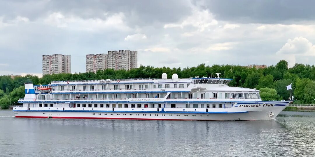 Из плавучего казино в пятизвездочный отель: Вторая жизнь теплохода «Александр Блок»