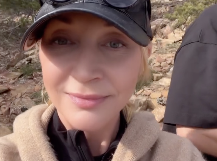 Семейное воссоединение на Кипре: Кристина Орбакайте навестила Аллу Пугачёву с мужем и дочерью