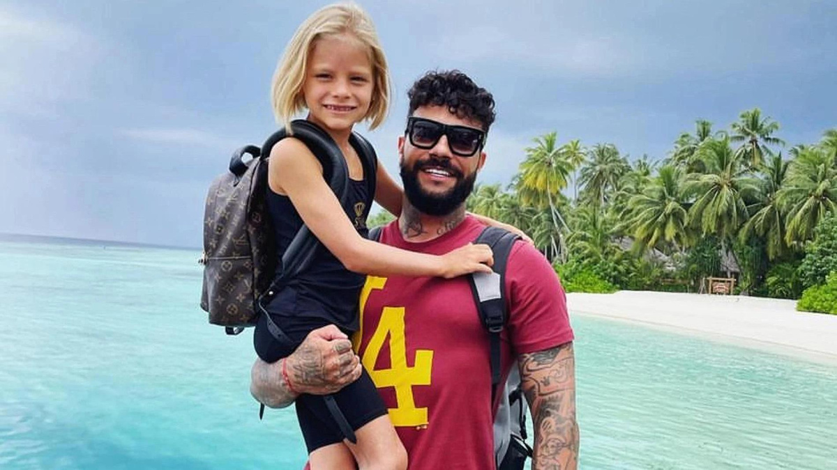    Тимати с дочерью Алисой. Фото: Инстаграм (запрещён в РФ) @timatiofficial