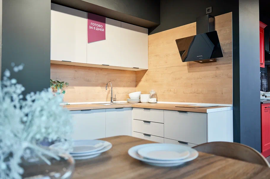 Модульная кухня ЛАЙТ с цвете «Кашемир» со столешницей «Дуб Банратти»