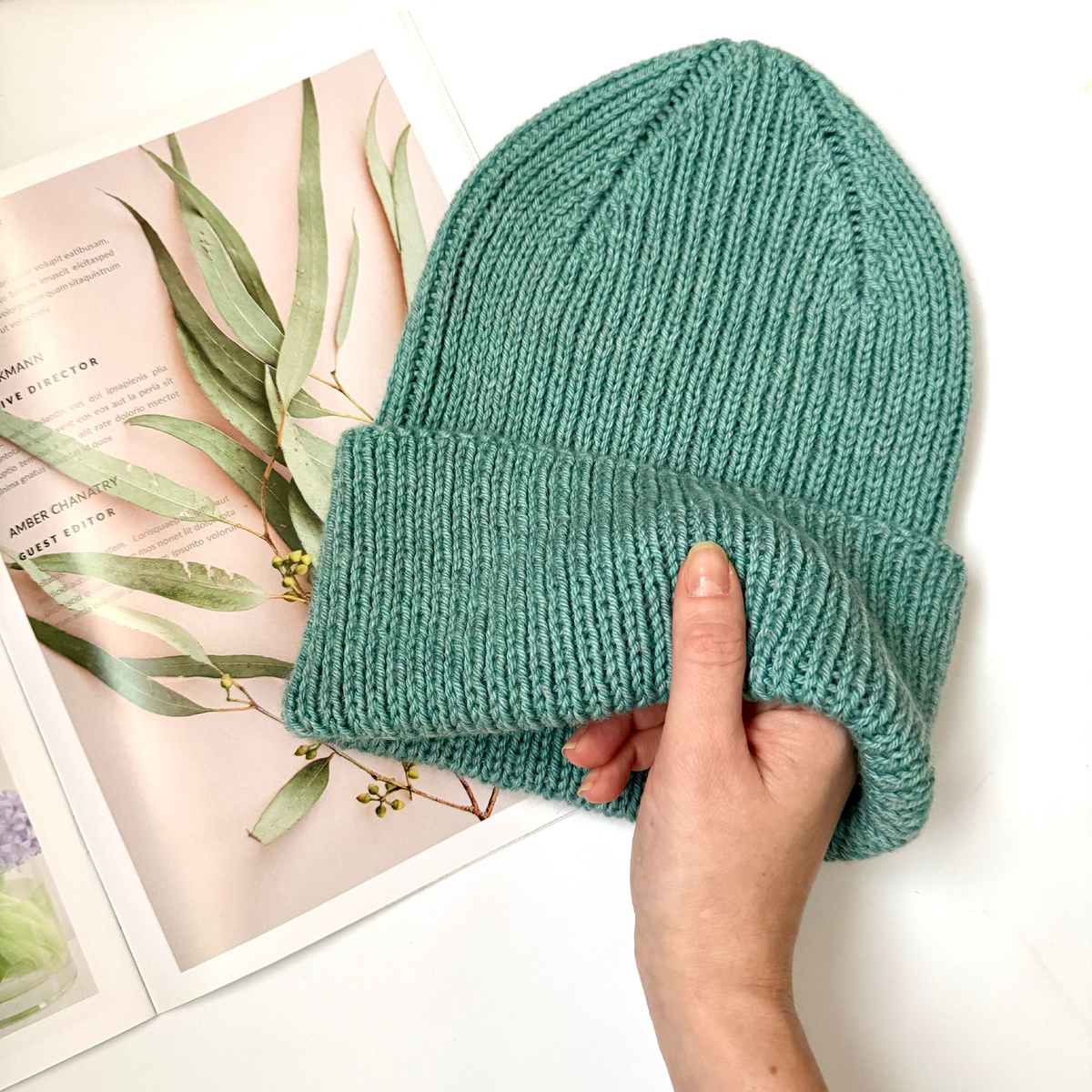 Весенняя шапка из мериноса - рабоат и фото автора