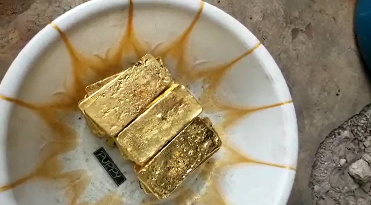 Золото после переплавки. Фото из архива автора. 