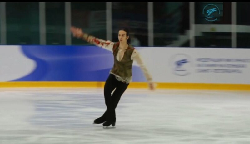 Пётр Гуменник уверенно лидирует после короткой программы на Мемориале Грушмана