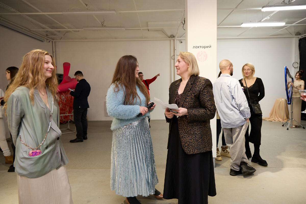 Организаторы и кураторы выставки. Перед презентацией