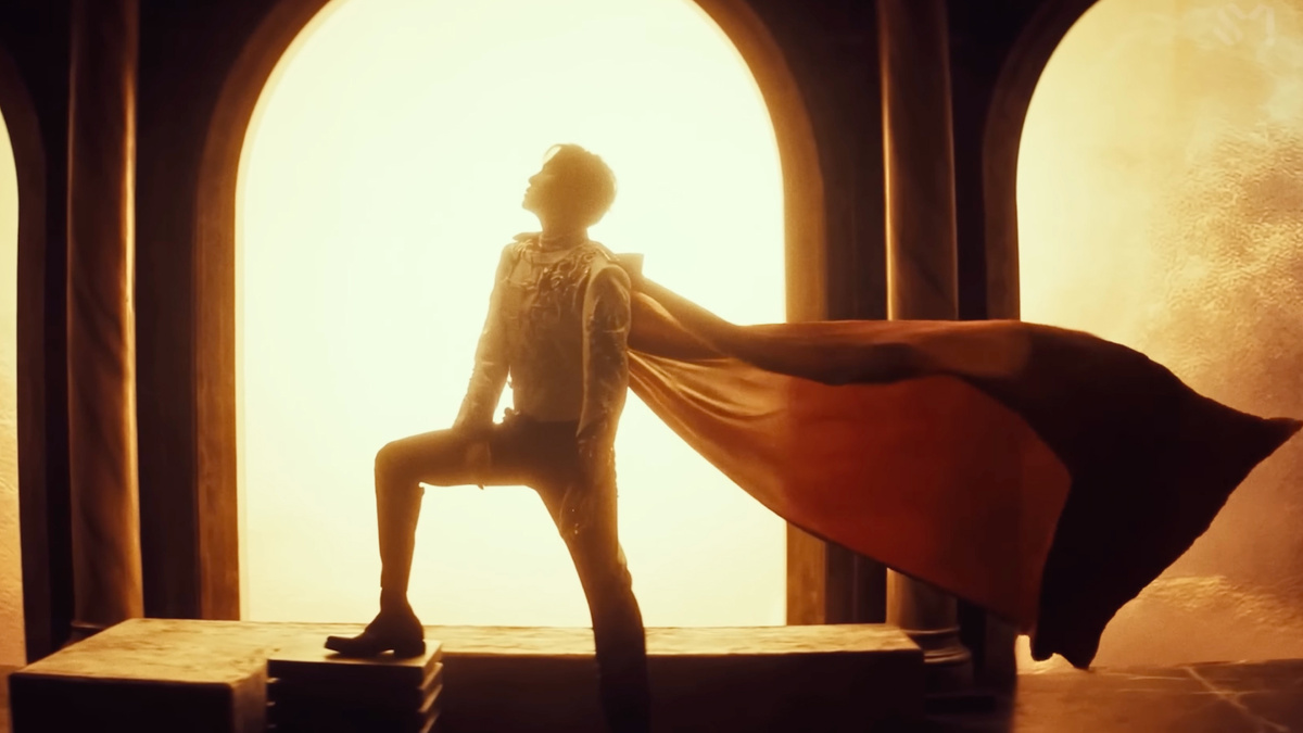     кадры из клипа EXO — Crown