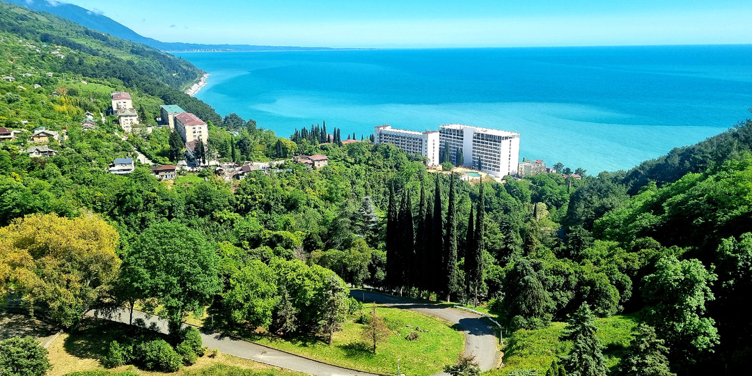 Фантастические майские в Абхазии. Почти бесплатно!