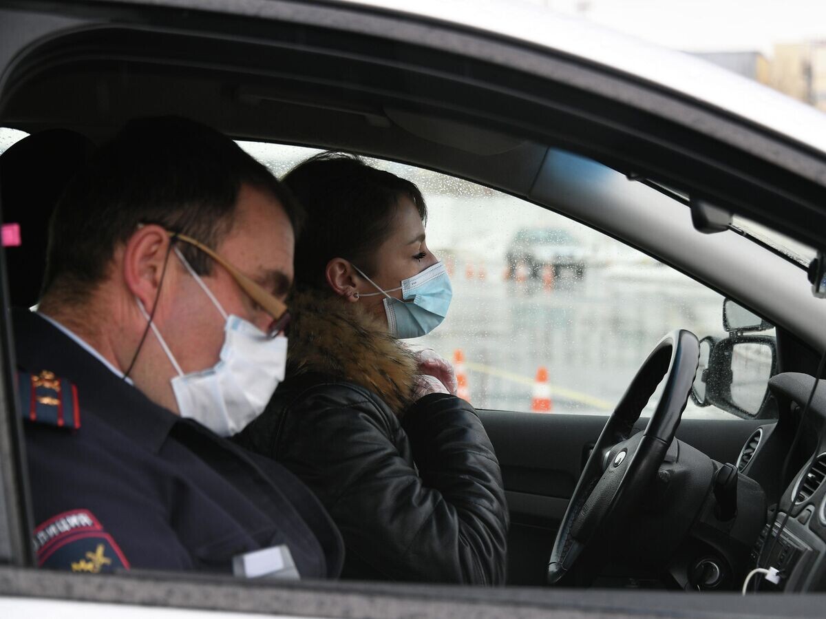    Сдача практического экзамена на право управления автотранспортом категории "B" в ГИБДД | © РИА Новости / Максим Блинов