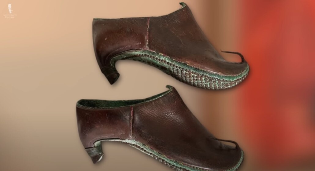 Древние галоши для всадника